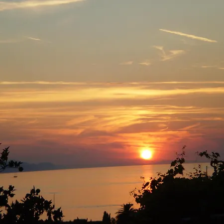 Πανσιόν Storelli 3*