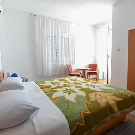 Πανσιόν Storelli 3*